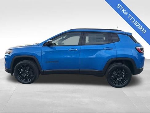 New 2026 Jeep Compass Latitude image 4