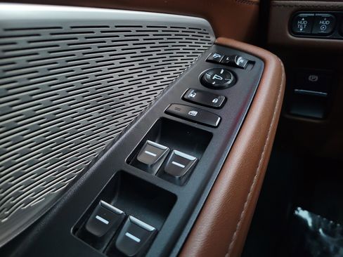 Used 2023 Acura MDX SH-AWD w/ Advance Package image 22