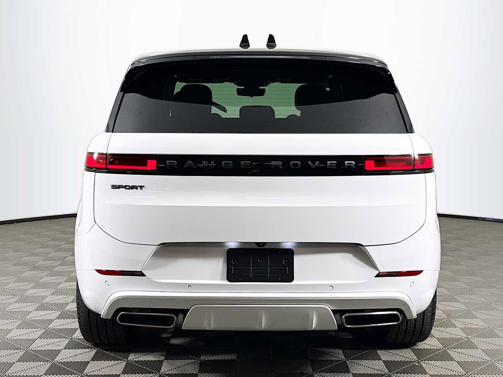 New 2026 Land Rover Range Rover Sport Dynamic SE AWD/4WD image 6