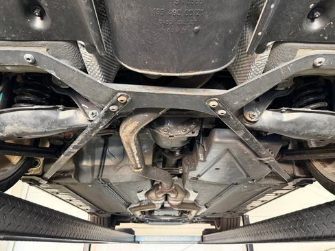 Used 2005 Chrysler Crossfire Limited image 9