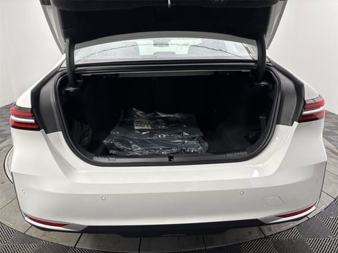 New 2026 BMW 530i xDrive w/ Convenience Package image 21