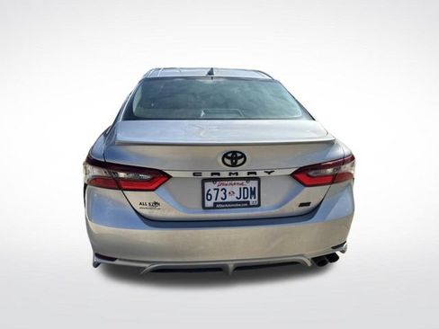 Used 2022 Toyota Camry SE FWD image 5