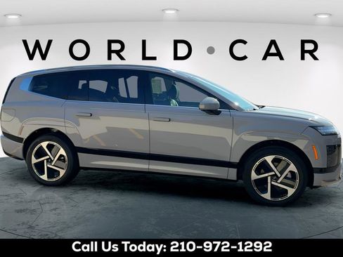 New 2026 Hyundai Ioniq 9 Calligraphy image 2