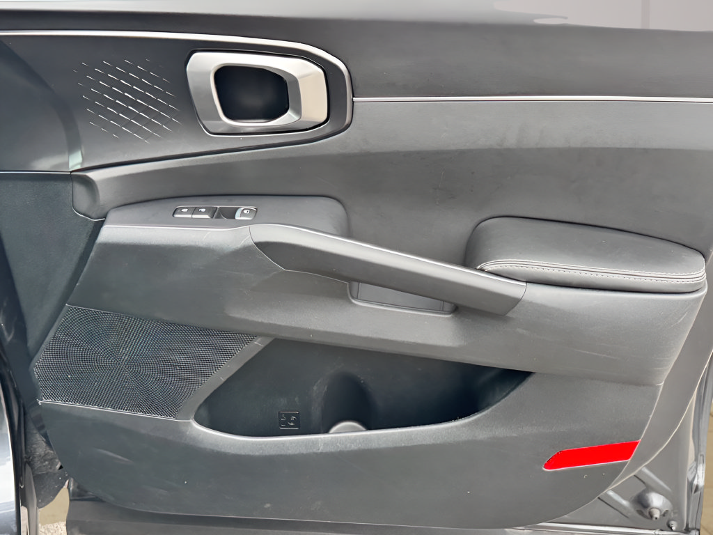 Used 2023 Kia Sorento S w/ Panoramic Sunroof Package FWD image 28