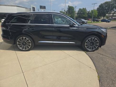 Used 2025 Lincoln Aviator Black Label AWD/4WD image 2