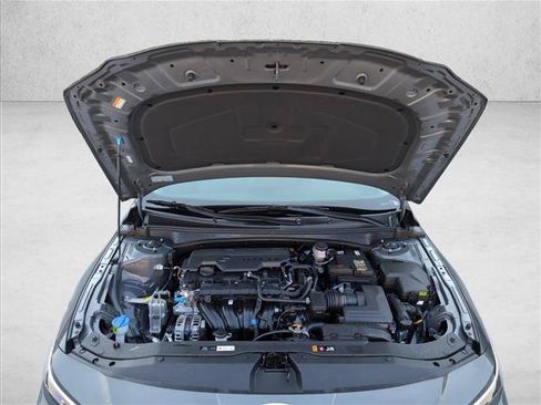 New 2026 Hyundai Elantra Limited FWD image 19