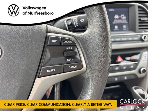 Used 2017 Hyundai Elantra SE image 18