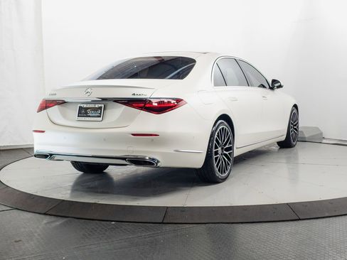 Used 2023 Mercedes-Benz S 580 4MATIC Sedan w/ 3D Technology Package image 37