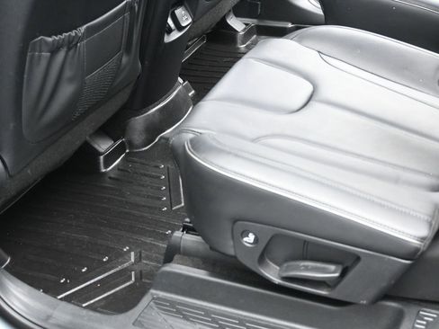 Used 2022 Hyundai Palisade Calligraphy image 15