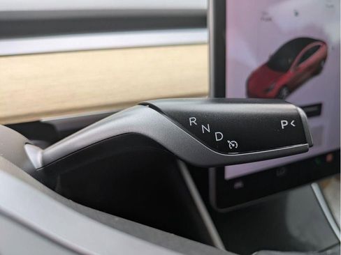 Used 2018 Tesla Model 3 Mid Range image 26