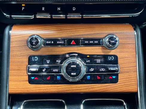 Used 2020 Lincoln Aviator Reserve w/ Equipment Group 201A AWD/4WD image 27