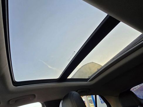 Used 2021 Buick Encore GX Essence w/ Experience Buick Package image 17