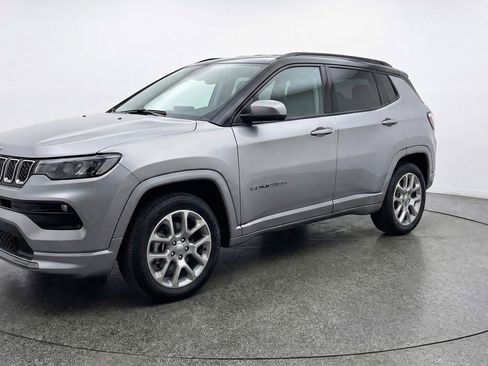 Used 2025 Jeep Compass Limited image 3