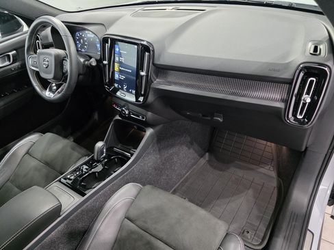 Used 2021 Volvo XC40 T5 R-Design w/ Protection Package Premier image 26