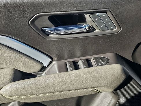 Used 2023 Chevrolet Colorado ZR2 w/ ZR2 Convenience Package III image 32