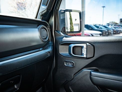 Used 2023 Jeep Gladiator Sport AWD/4WD image 37