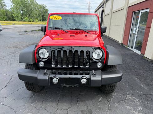Used 2017 Jeep Wrangler Unlimited Sport AWD/4WD image 2