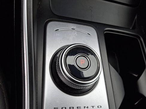 Used 2022 Kia Sorento S image 27