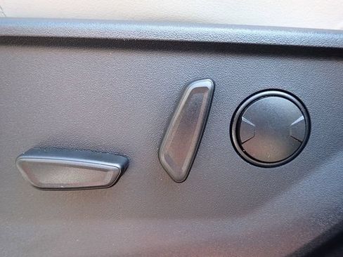 Used 2025 Ford Expedition Platinum AWD/4WD image 25
