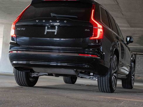 Certified 2024 Volvo XC90 B6 Plus w/ Protection Package Premier AWD/4WD image 7
