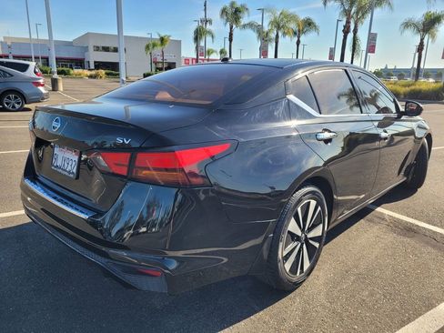 Used 2020 Nissan Altima 2.5 SV FWD image 4