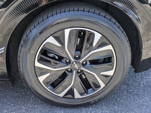 Certified 2022 Kia EV6 Wind w/ Wind Technology Package image 8