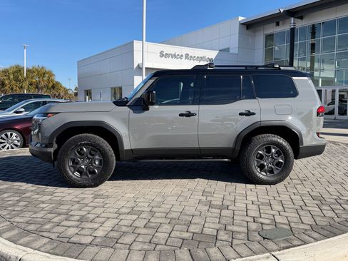 Used 2024 Lexus GX 550 image 11