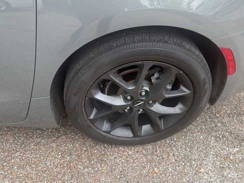 Used 2021 Chrysler Pacifica Touring-L w/ Premium & Safety Sphere Group image 19