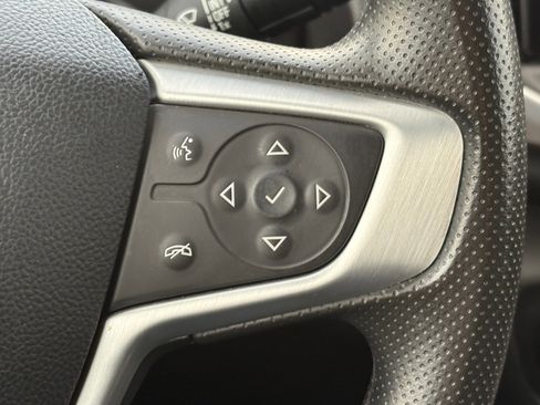 Used 2024 GMC Terrain SLE image 18