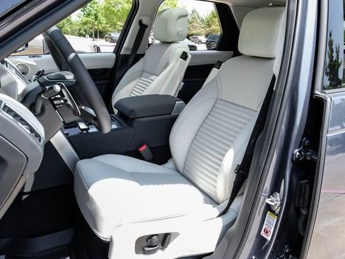 New 2026 Land Rover Discovery S AWD/4WD image 42