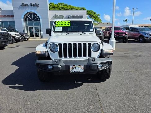 Used 2022 Jeep Wrangler Unlimited Sahara AWD/4WD image 8
