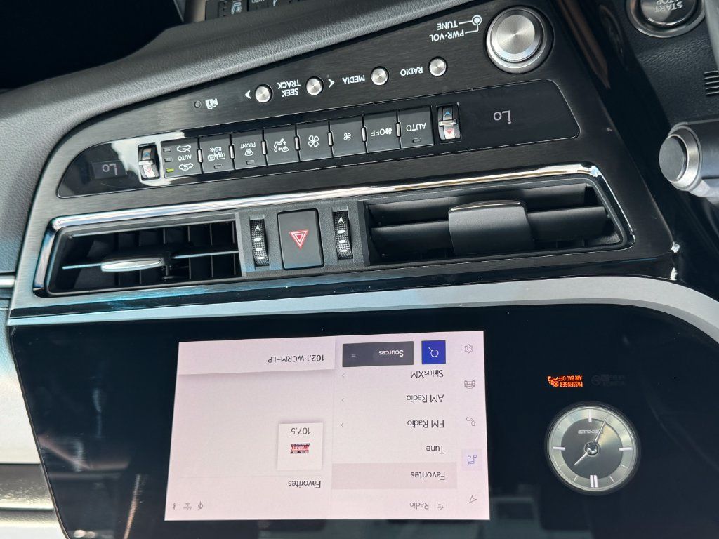 Used 2024 Lexus ES 350 w/ Premium Package FWD image 23