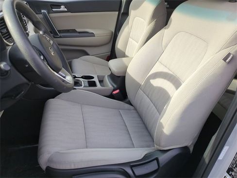 Used 2022 Kia Sportage LX image 11