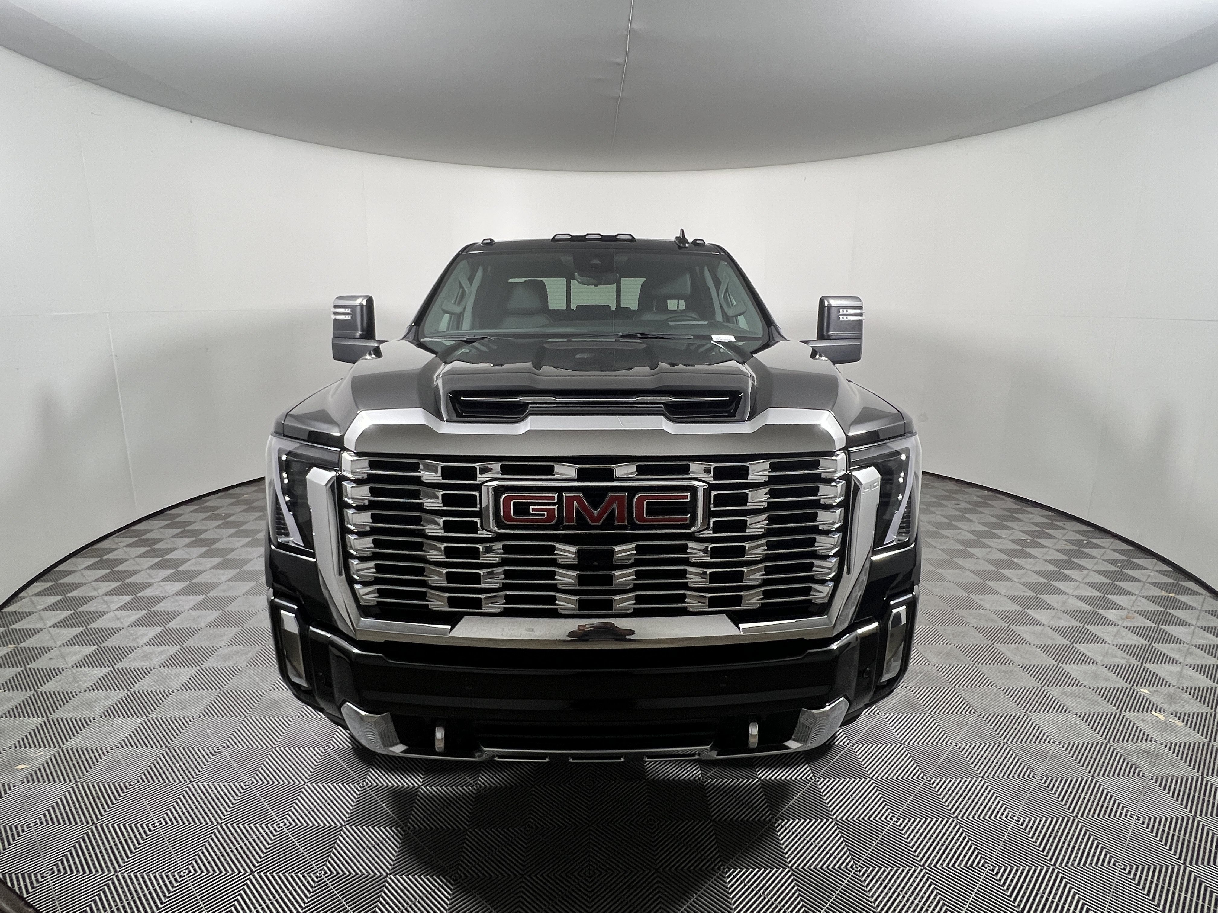 Used 2024 GMC Sierra 2500 Denali w/ Denali Reserve Package AWD/4WD image 8