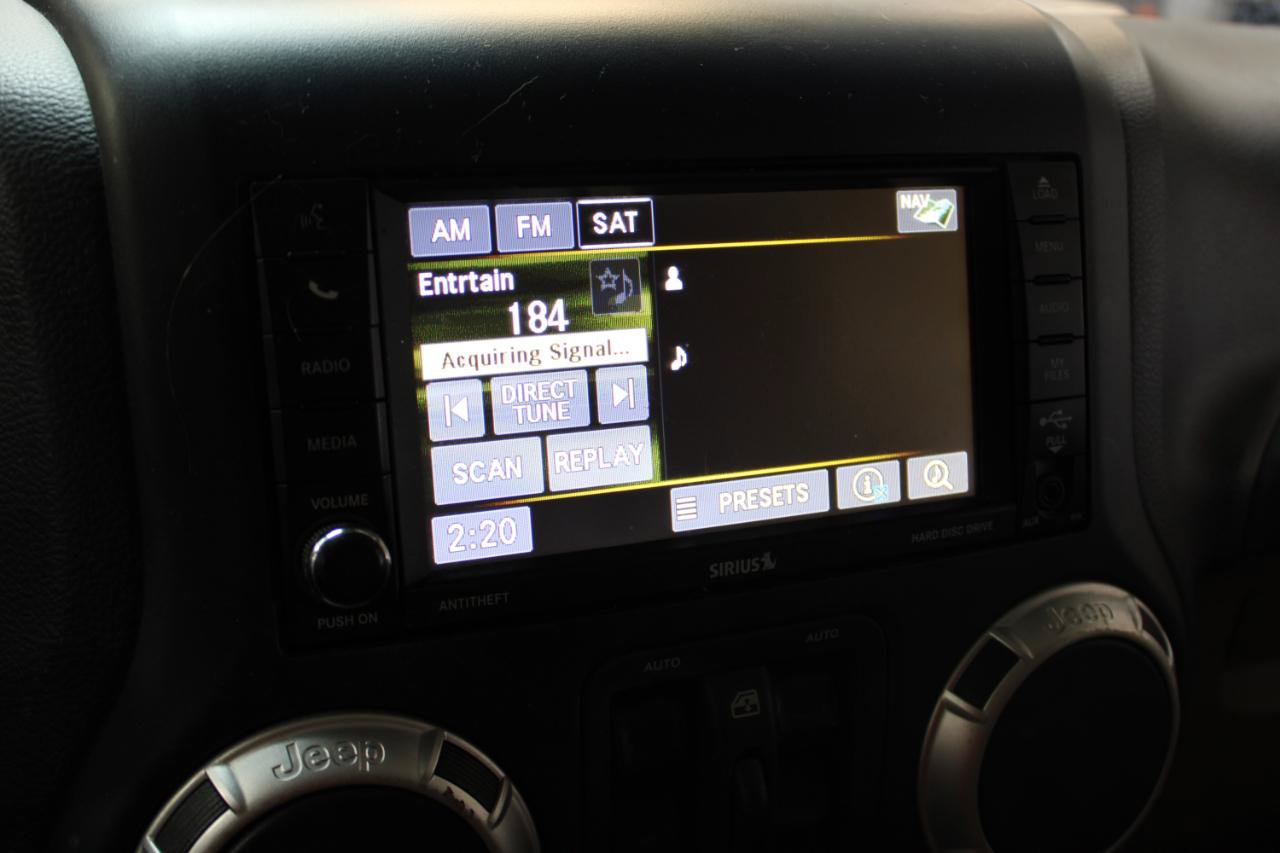 Used 2013 Jeep Wrangler Unlimited Sahara w/ Connectivity Group AWD/4WD image 7
