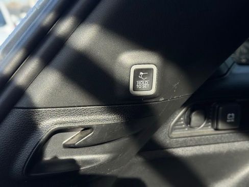 Used 2023 Jeep Grand Cherokee Altitude image 11