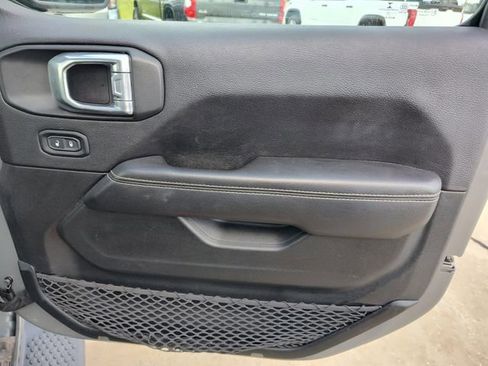 Used 2021 Jeep Wrangler Unlimited Sahara image 25