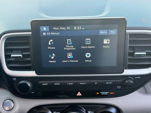 Used 2025 Hyundai Venue SEL FWD image 21