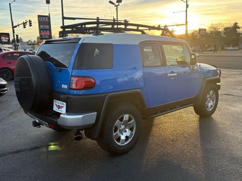 Used 2007 Toyota FJ Cruiser image 3