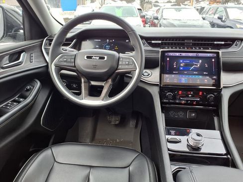 Used 2023 Jeep Grand Cherokee Limited w/ Trailer Tow Prep Group (B) image 9