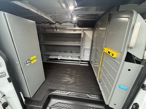 Used 2023 Ford Transit 250 Low Roof AWD image 10