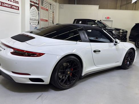 Used 2019 Porsche 911 Targa 4 GTS image 9