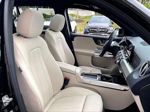 Used 2026 Mercedes-Benz GLB 250 4MATIC image 7