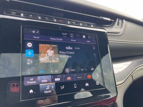 Used 2023 Jeep Grand Cherokee L Laredo image 10