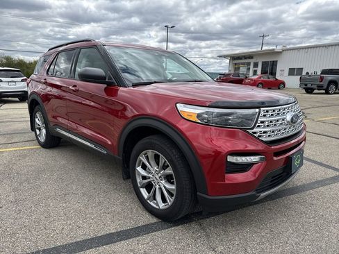Used 2023 Ford Explorer XLT w/ Equipment Group 202A AWD/4WD image 7