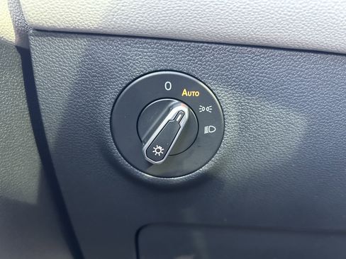 New 2026 Volkswagen Taos SEL image 14