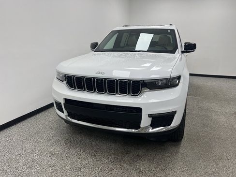 Certified 2024 Jeep Grand Cherokee L Limited w/ Luxury Tech Group II image 3