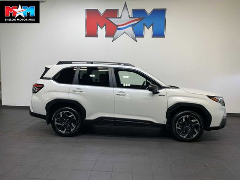 New 2025 Subaru Forester Premium image 1