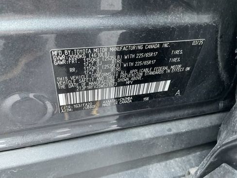 Used 2025 Toyota RAV4 XLE AWD/4WD image 31