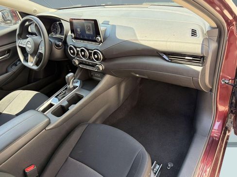 Used 2025 Nissan Sentra SV FWD image 30